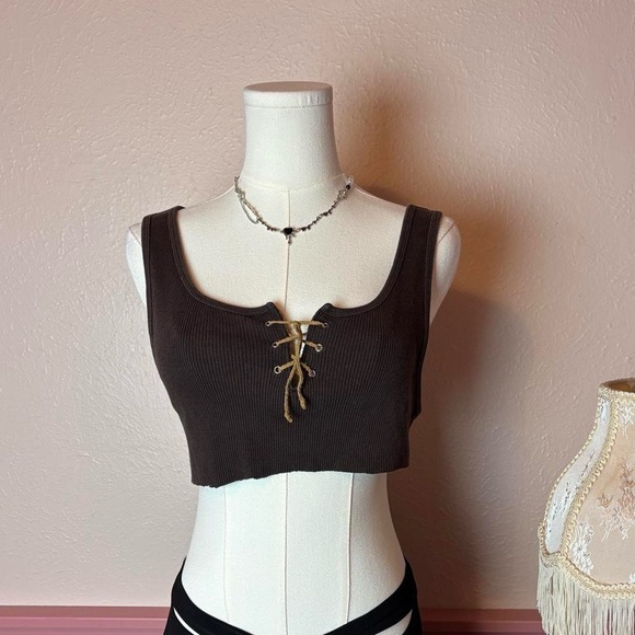 Old Navy chocolate brown cropped lace up top sz large - Picture 2 of 8